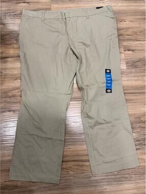 Dickies Womens Relaxed Fit Work Pants Khaki Size 24 Regular NWT 47x30
